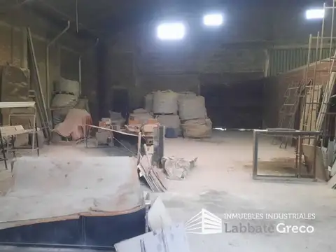 Galpon en Venta 35  mts Fondo