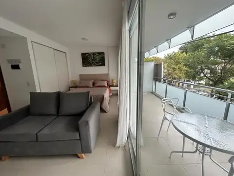 Monoambiente amoblado c/balcón en Aristóbulo coliving