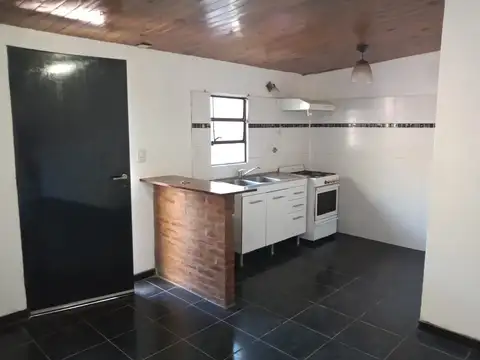 Departamento en Alquiler en Villa Luzuriaga, $ 420.000