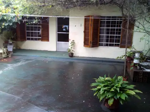 VENTA CASA 3AMB + DEP 2AMB CON COCHERA