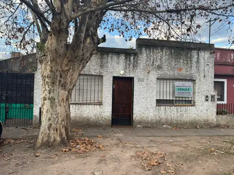 Propiedad con 2 Departamentos de 2 Amb. en Venta en San Miguel