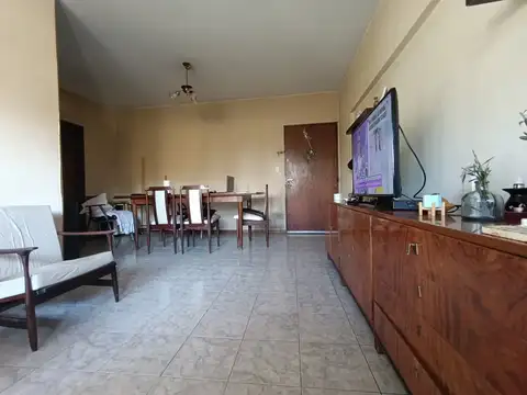 eXCELENTE DEPARTAMENTO SOBRE GRAL. PAZ EDIF. Nº 100