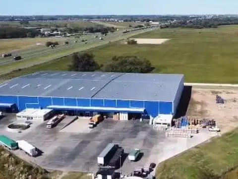 Alquiler Galpón de 3500 M2 en Campana