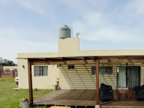 Venta. Casa 5 ambientes. Parque Robles. Exaltacion de la Cruz -