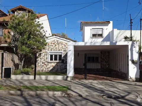 VENTA CASA 6 amb jardín San Isidro- Multifamiliar