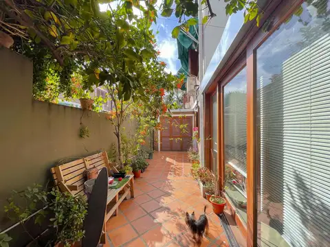 Casa 5 ambientes con 2 baños