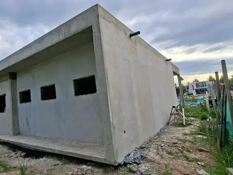 NEV. Casa en venta 5 ambientes en El Naudir a la laguna