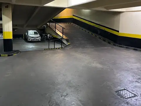 EN VENTA COCHERA EN SAN NICOLÁS