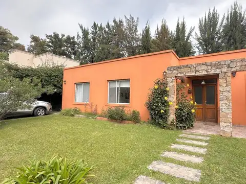 Venta Casa con pileta Los 3 Coniles, Pilar