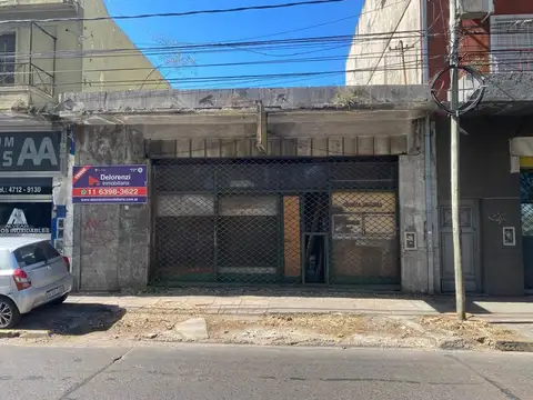 Local comercial 80 mt2 y 2 deptos s/ lote 8,66 x 59