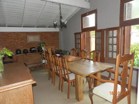 Casa 4 ambientes con 4 baños