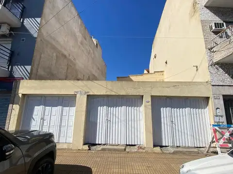 LOTE SOBRE AV EN ZONA COMERCIAL