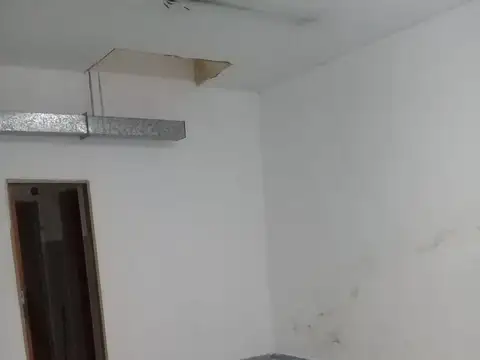 GALPON DE 391 MTS CTOS + VIVIENDA DE 5 AMBIENTES CON PATIO