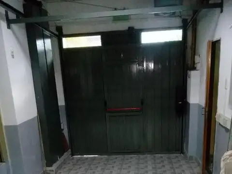 GALPON DE 391 MTS CTOS + VIVIENDA DE 5 AMBIENTES CON PATIO