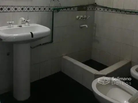 Local - Libertador al Río