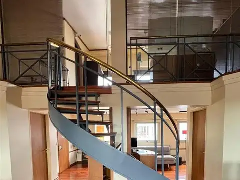 Oficina en Venta con 2 cocheras