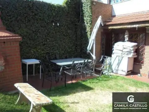 Depto Tipo Casa en Venta con 1 cocheras