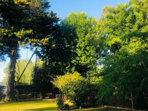 Casa 5 ambientes con 4 baños