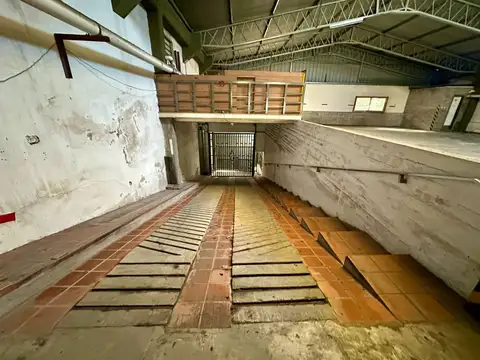 VENTA DEPOSITO / GALPON / COCHERAS LA BOCA 962 M2