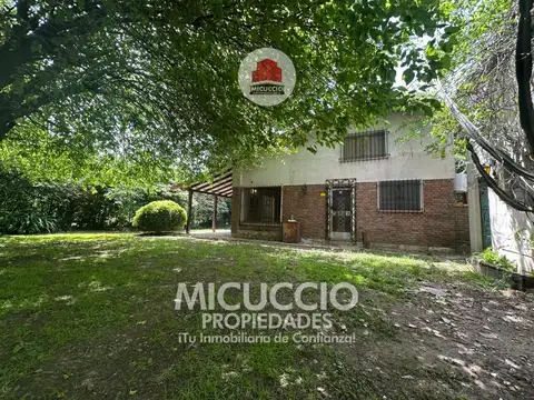 Casa 2 ambientes con 1 baño