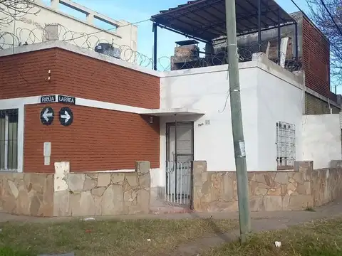 VENTA CASA 2 DORMITORIOS APTA CREDITO AZCUENAGA