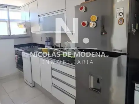 Apartamento en venta de 2 dormitorios en torre con servicios en la Peninsula