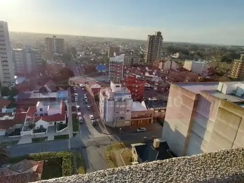 Excelente 3 ambientes con vista lateral al mar panorámica a mts del mar