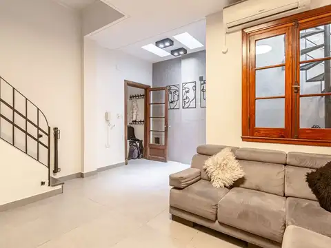 Depto Tipo Casa en Venta 105 años