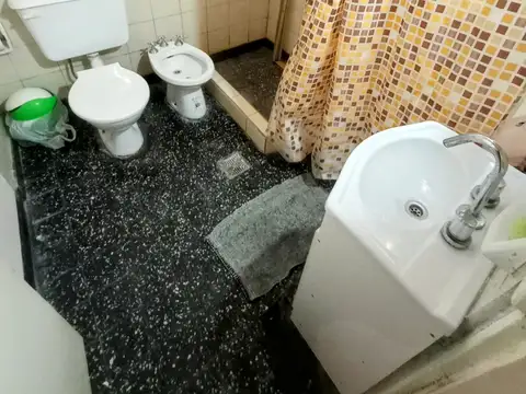 Depto Tipo Casa en Alquiler en Wilde, $ 300.000