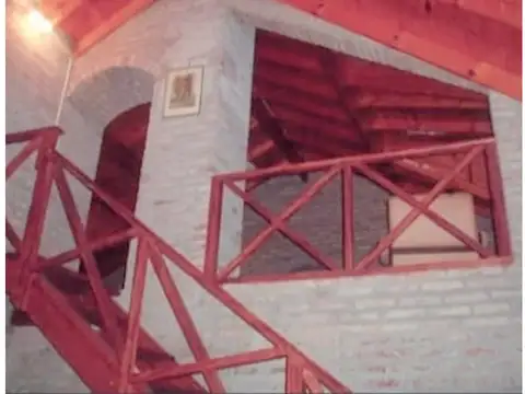 EXCELENTE CASA QUINTA 8 AMBIENTES, 5 DORMITORIOS, PARQUE, PISCINA EN BARRIO EL MORO MARCOS PAZ