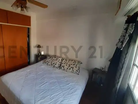 TRIPLEX 4 AMBIENTES CON COCHERA Y BALCON TERRAZA VILLA LUZURIAGA  -