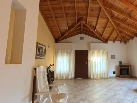 Excelente Casa en Venta – Ciudad de Suipacha (Apta Crédito)