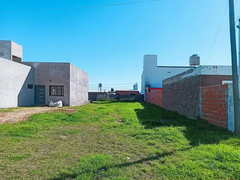 Terreno en Venta 30  mts Fondo