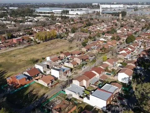 Casa 3 ambientes con 2 baños