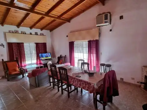 Casa en venta, RETASADA, ubicada en Pilar, Barrio La Lonja, sobre Las Acacias