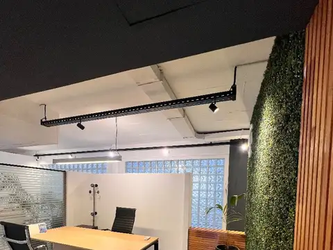 Oficina en Alquiler con 2 cocheras