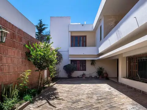 Casa en Venta en Zona Centro, USD 1.050.000