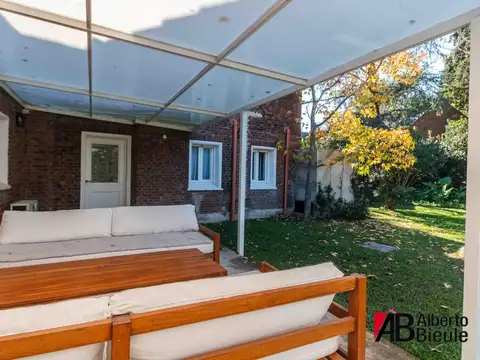 Casa en Venta con 3 cocheras