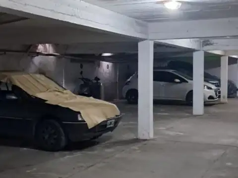 VENTA DE COCHERA CUBIERTA EN LA PLATA