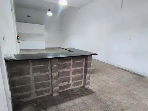 Local Comercial al frente. Boedo, impecable estado