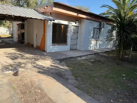 CASA 4 AMBIENTES -PERMUTA