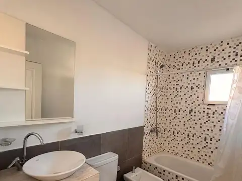 Casa en Alquiler Temporal con 1 cochera