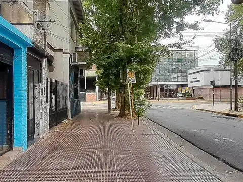 V.Ballester- CENTRO- P.H. 3 AMB.PATIO Y TERRAZA Y Y