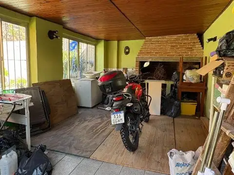 Casa en Venta con 3 cocheras
