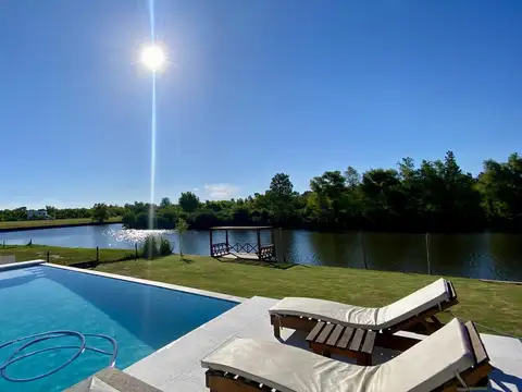 Casa en Venta en El Cazal, USD 350.000