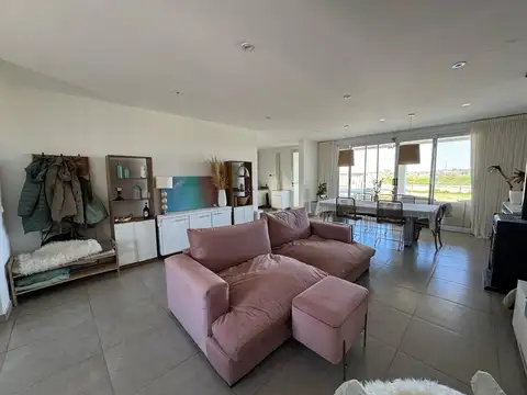 Casa en Alquiler en Belen De Escobar, USD 1.900