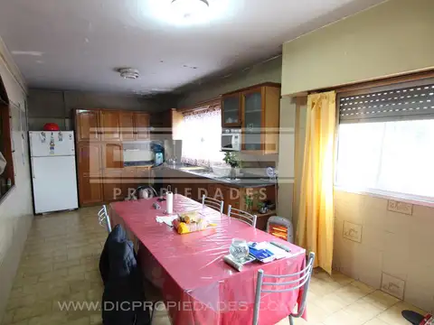 Casa en Venta con 6 cocheras