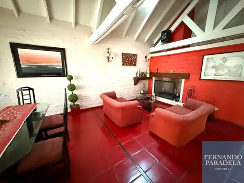 Casa en venta de 2 dormitorios c/ cochera en Villa Gobernador Udaondo