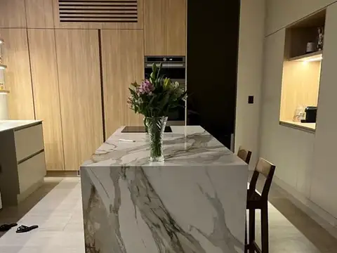 Casa en Venta en Albanueva, USD 845.000