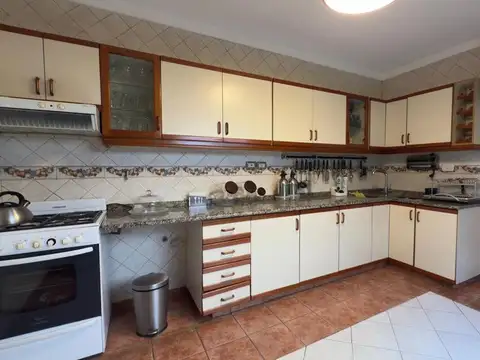 CASA TRIPLEX VENTA 5 AMBIENTES